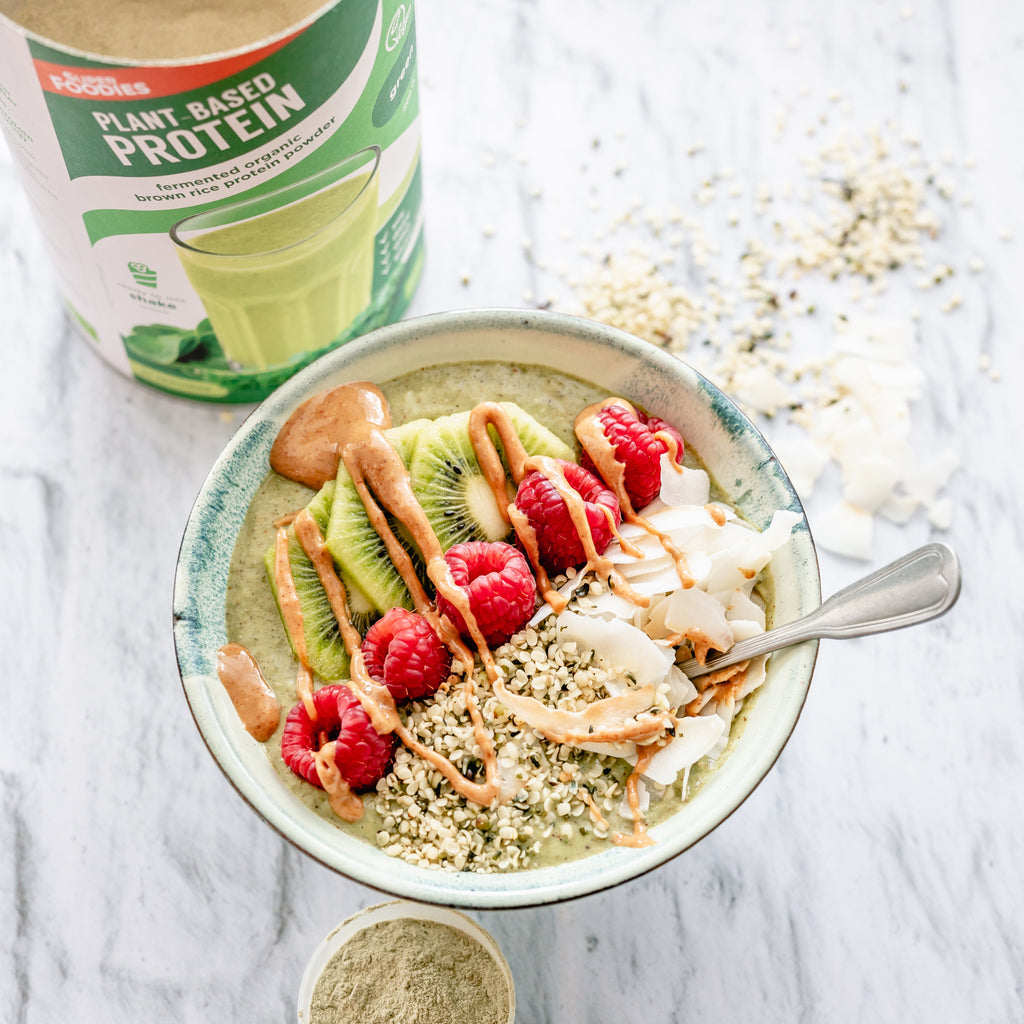 Green protein smoothie bowl met bloemkool